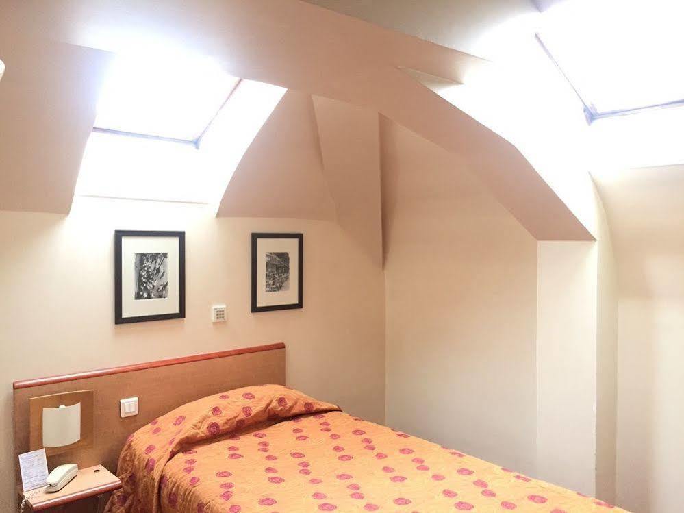 Hotel Hospitel Paris Ngoại thất bức ảnh