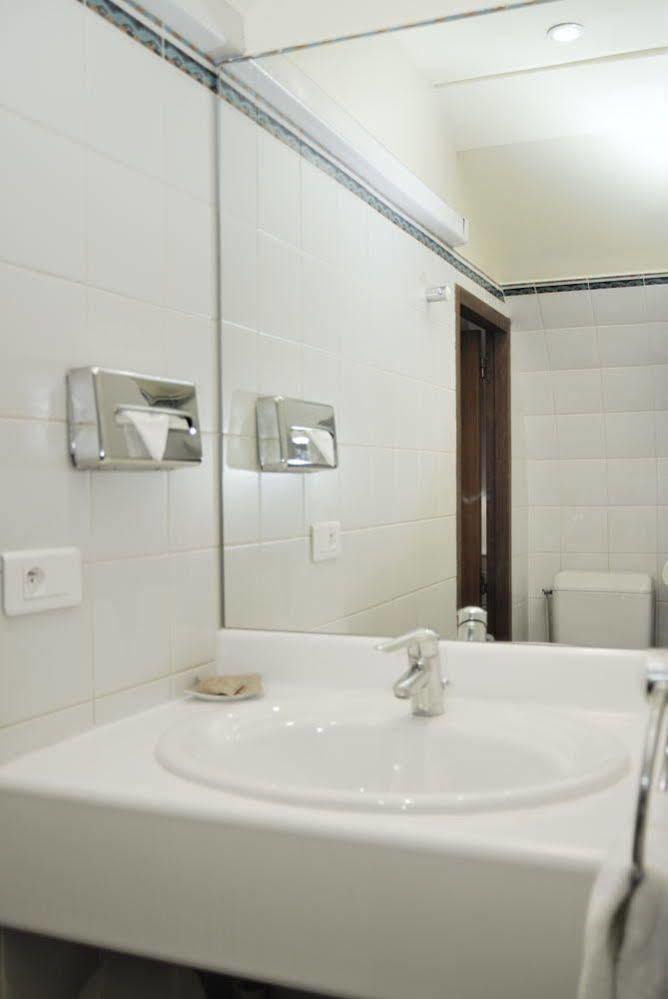 Hotel Hospitel Paris Ngoại thất bức ảnh